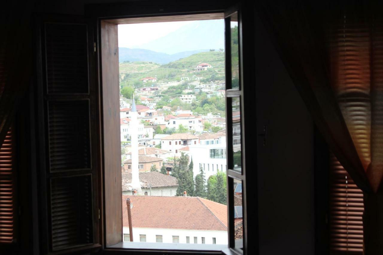 Guesthouse Arjan Berat Eksteriør bilde