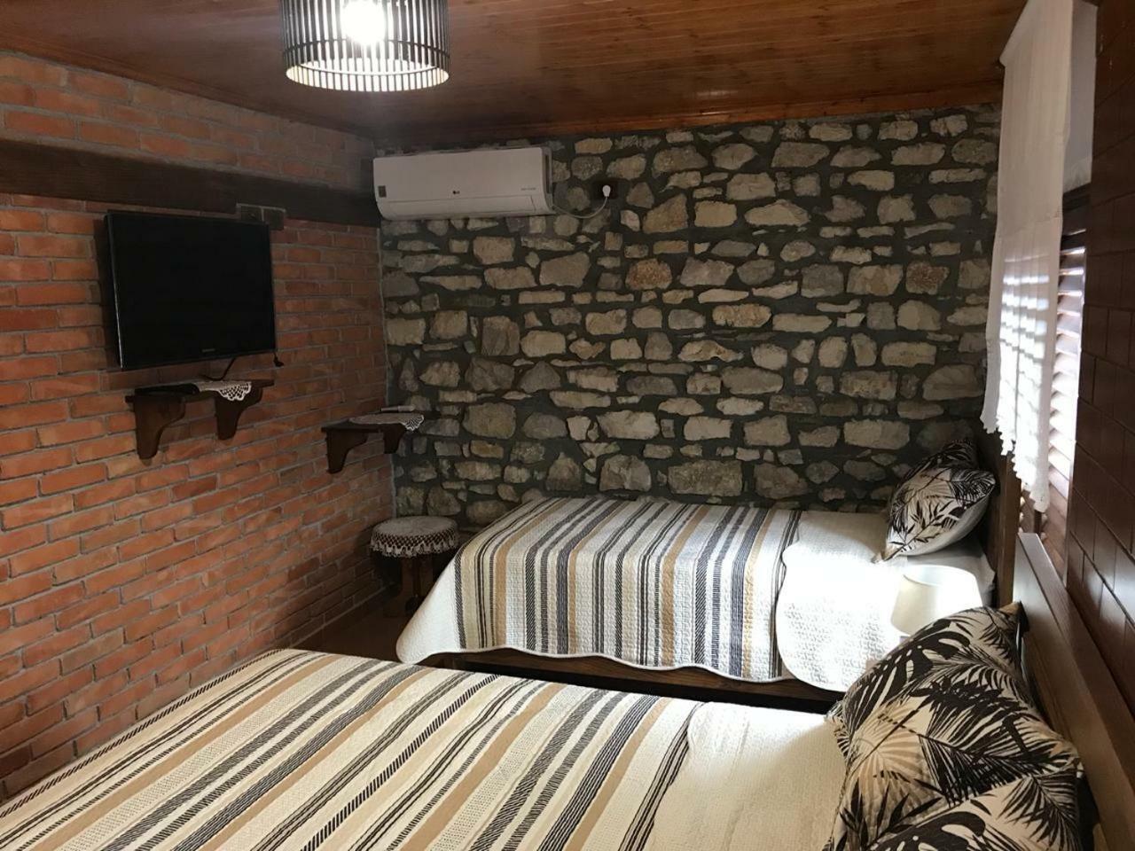 Guesthouse Arjan Berat Eksteriør bilde